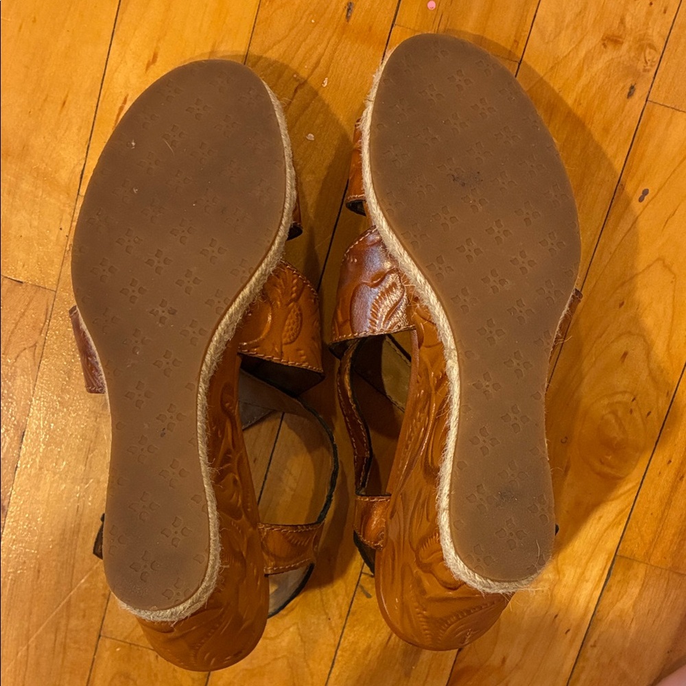 Patricia Nash Brown Leather Wedges - Picture 8 of 8